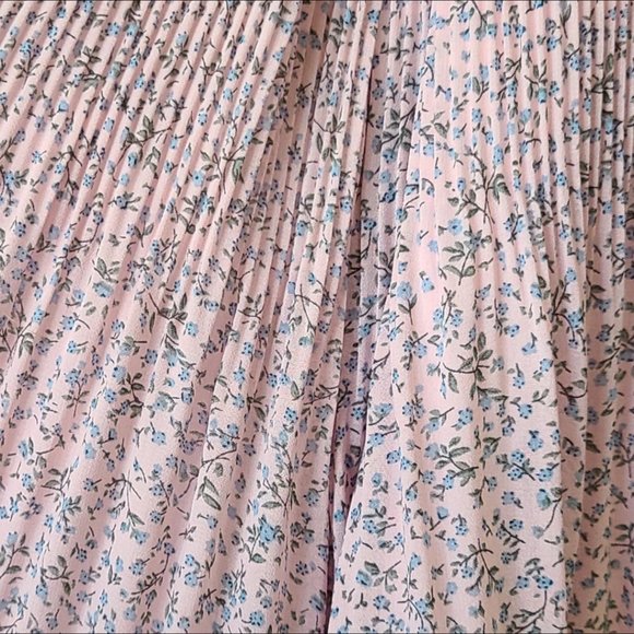 She + Sky Women's Lavender Floral Romper Jumpsuit with Front Tie Detail | Size M - Picture 6 of 7